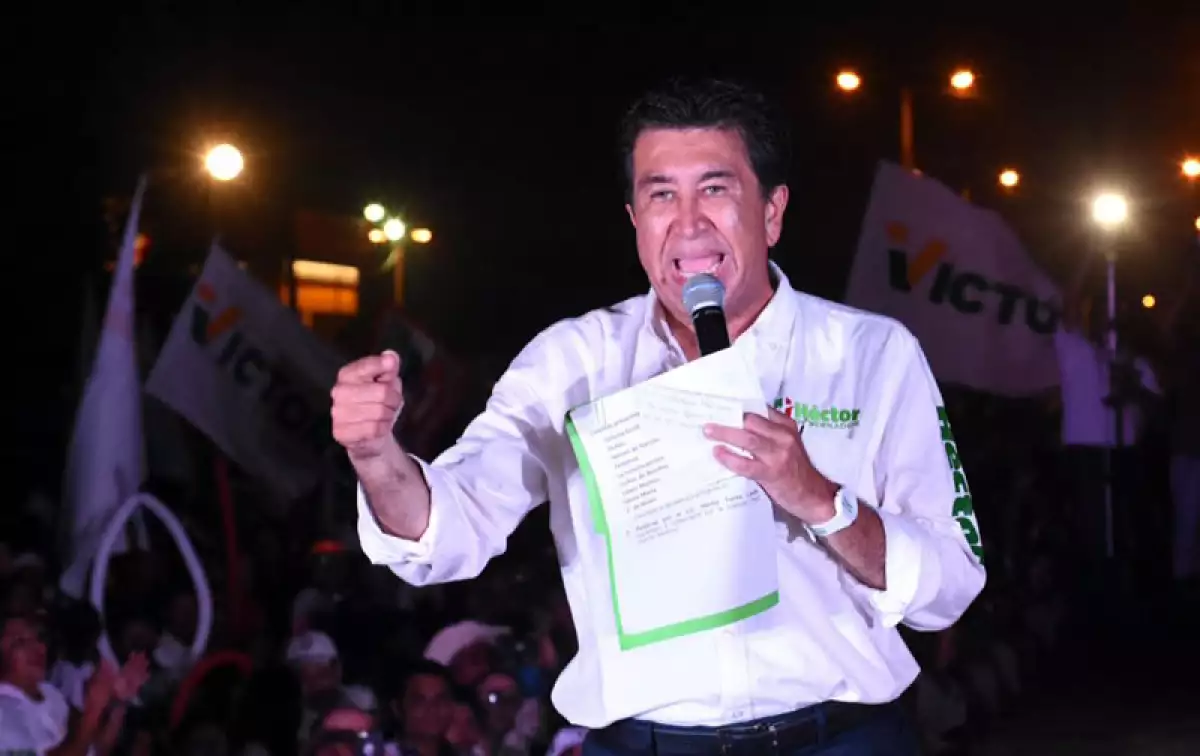 Héctor Yunes Landa señaló que el abanderado de Morena se reúne de manera continua con el gobernador Javier Duarte en la casa de gobierno.