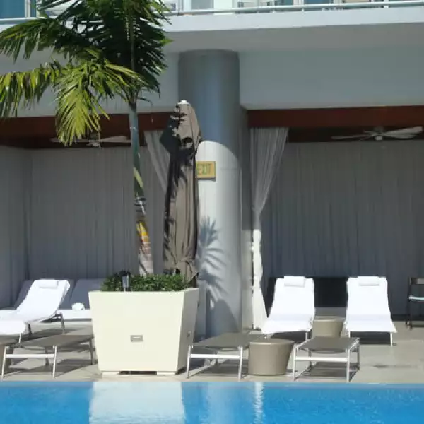 Las cabañas Premium, con vista a la alberca, tienen televisión de plasma y su renta diaria es de $200 dólares.