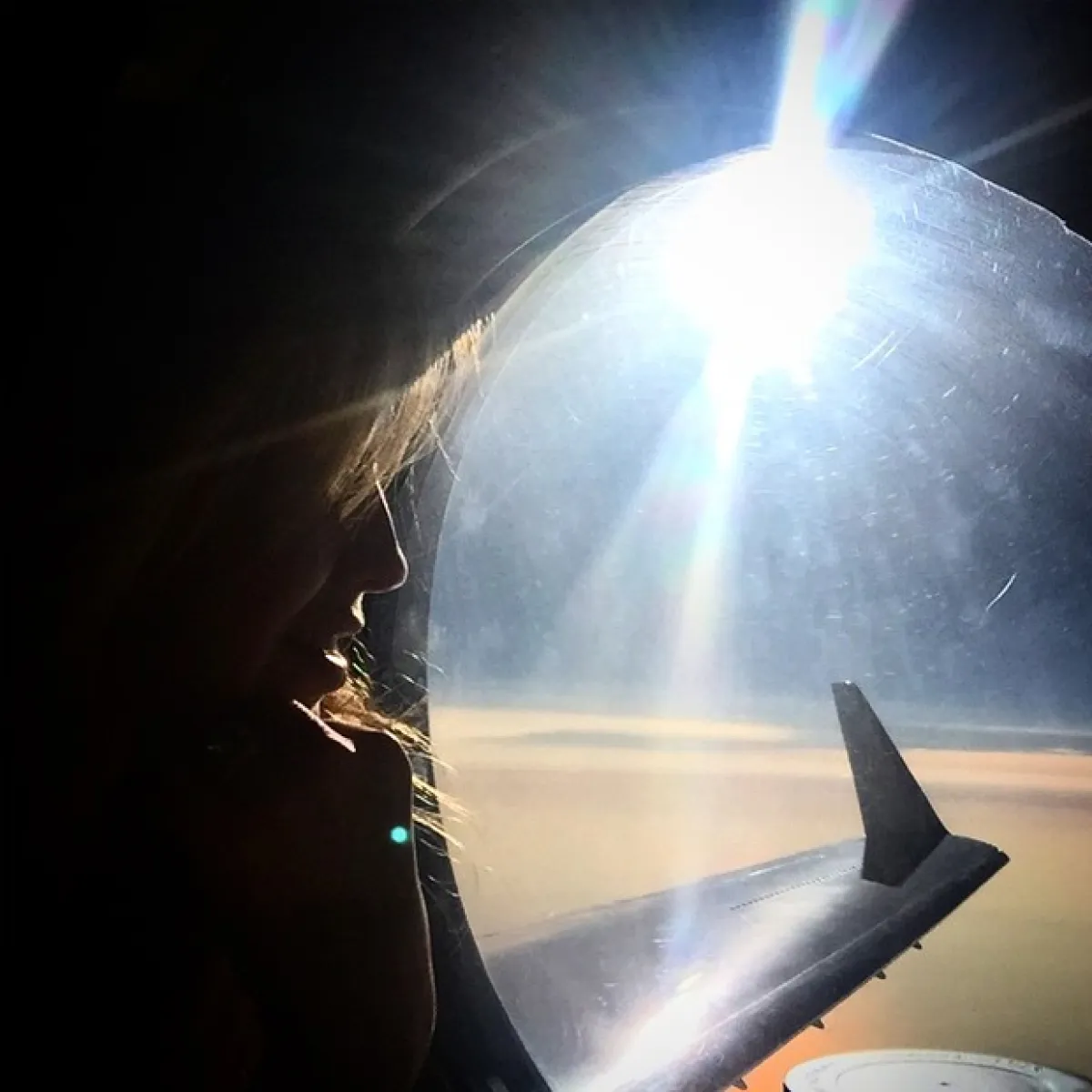Horas antes de llegar a Italia, la artista reflexionaba acerca de su vida gitana en el vuelo.