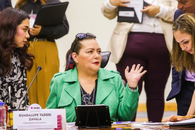 INE sesión extraordinaria