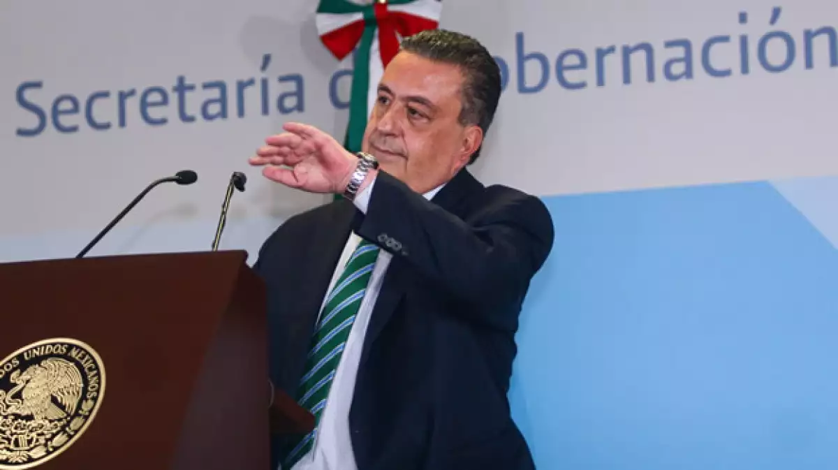 El encargado de la política interior llamó a que gobierno y sociedad enfrenten la violencia