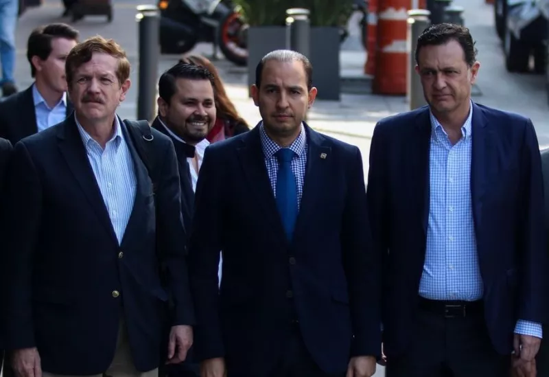 CIUDAD DE MÉXICO, 11NOVIEMBRE2019.- Kenia López Rabadan, presidenta de la Comisión de Derechos Humanos del Senado; Juan Carlos Romero Hicks, coordinador del PAN en diputados; Marko Cortés, presidente nacional del PAN, y Mauricio Kuri, coordinador del PAN en el Senado, así como integrantes de la bancada blanquiazul, a su arribo a la Fiscalía General de la República (FGR) para presentar la denuncia por espionaje durante el proceso de elección de la titular de la Comisión Nacional de Derechos Humanos (CNDH).  
FOTO: GALO CAÑAS /CUARTOSCURO.COM