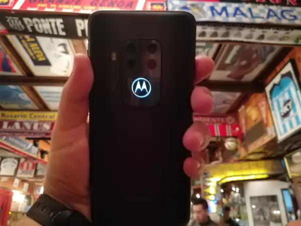 MOTOROLA11.jpg