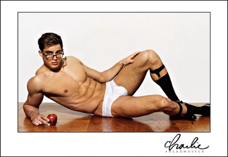 ¿Lo recuerdas? Pietro Boselli se hizo viral en Internet al ser llamado el “maestro más sexy del planeta”. Ahora, el modelo de 26 años regresa para mantener ese título.