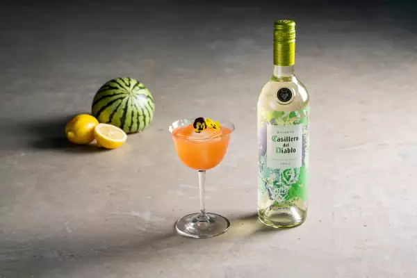 Cóctel con vino blanco Casillero del Diablo Sauvignon Blanc