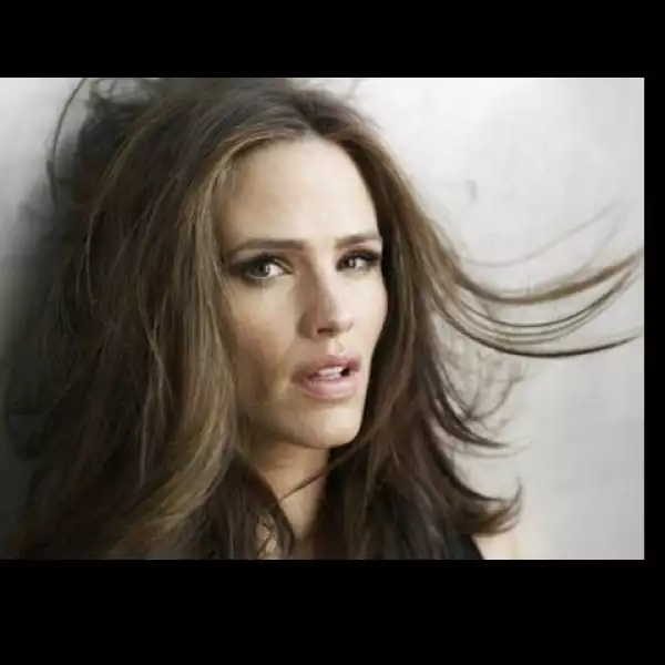 Jennifer Garner, siempre acapara uno de los puestos en las listas de las bocas más deseadas, la mujer de Ben Affleck la tiene perfecta y sí es natural ya que sus hijas también la heredaron.