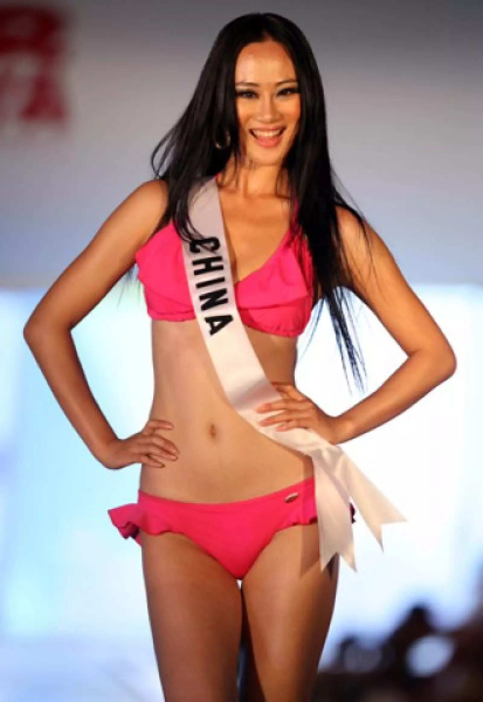 Jingyao Wang, de China, desbordó energía en su paso.