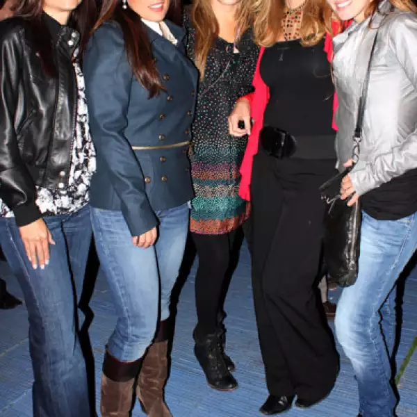 Judith Armenta, Ivonne Mayado, Karim Huerta, Marlene Huerta y Lucía Macenadore