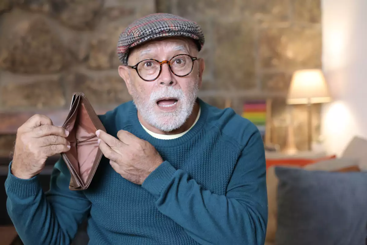 Elder man with financial problems