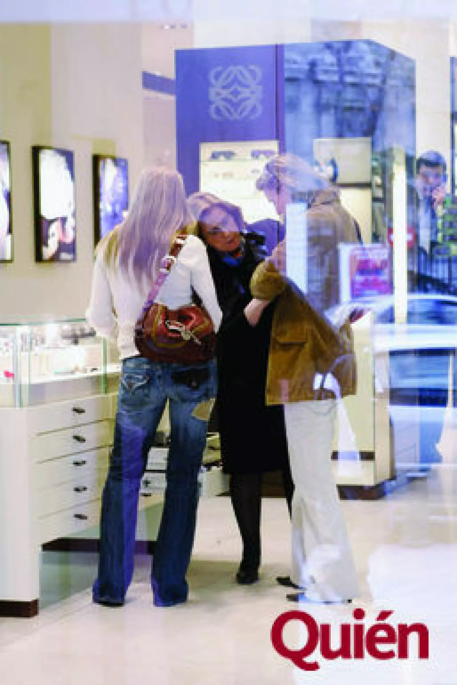 María Zurita, Genoveva Casanova