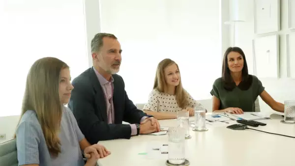Infanta Sofía, rey Felipe VI, princesa Leonor y la reina Letizia