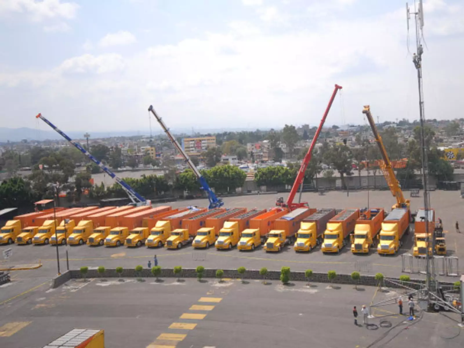 El equipo para montar el escenario fue transportado en 90 tráilers. Ningún otro artista ha utilizado tantos camiones.