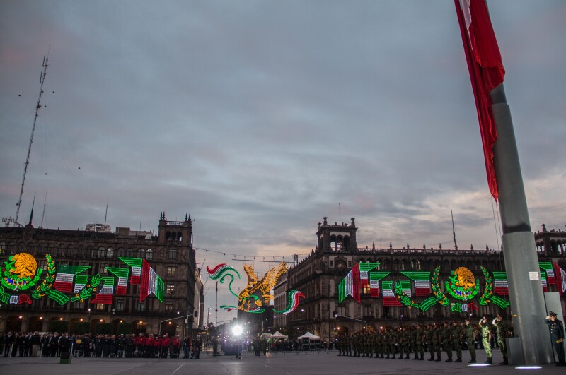 bandera zocalo co.jpg