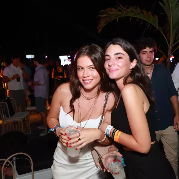 Isidora Vives y Daniela Hernández