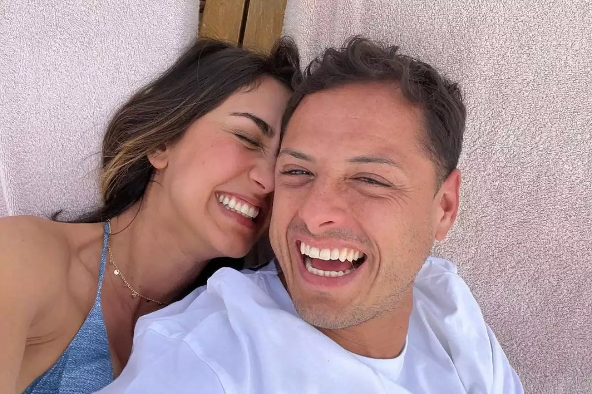 Chicharito Hernández comparte fotos con su novia de su fin de semana en Los Cabos