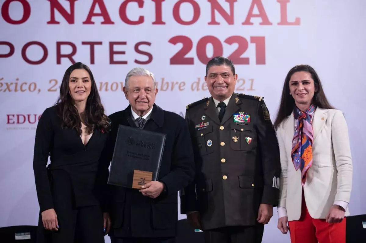 AMLO-Premio-Nacional-Deporte.jpeg