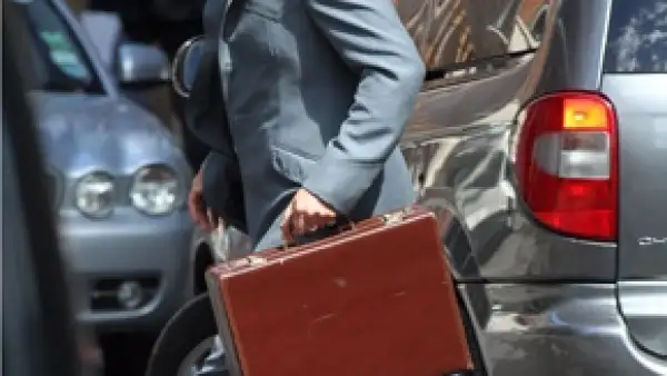 Al parecer el actor disfruta de ir a la tintorería, supermercado y otras labores de una casa, de hecho ya hasta lo apodan `Don Limpio´.