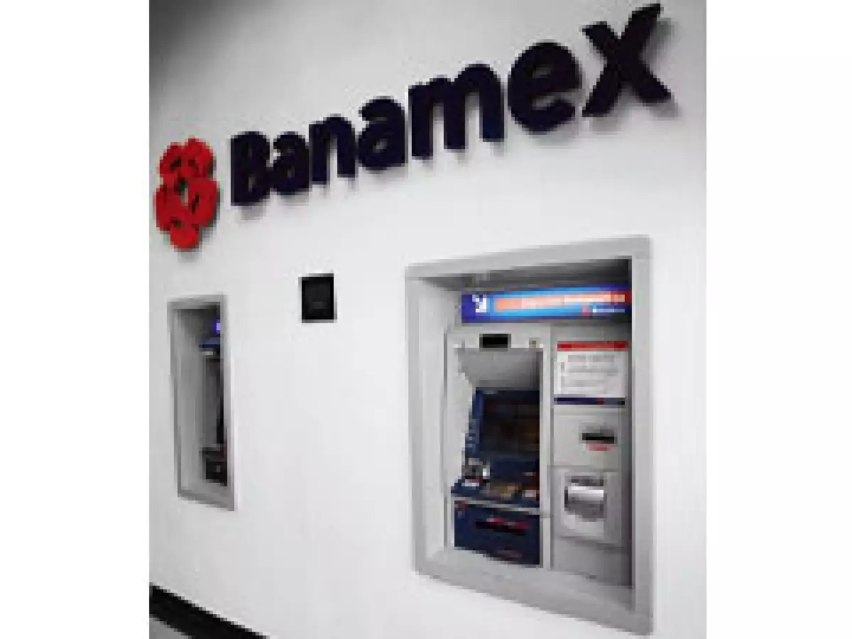 Un senador del PRI propone reformas para vender la participación del gobierno de EU en Banamex. (Foto: Archivo)