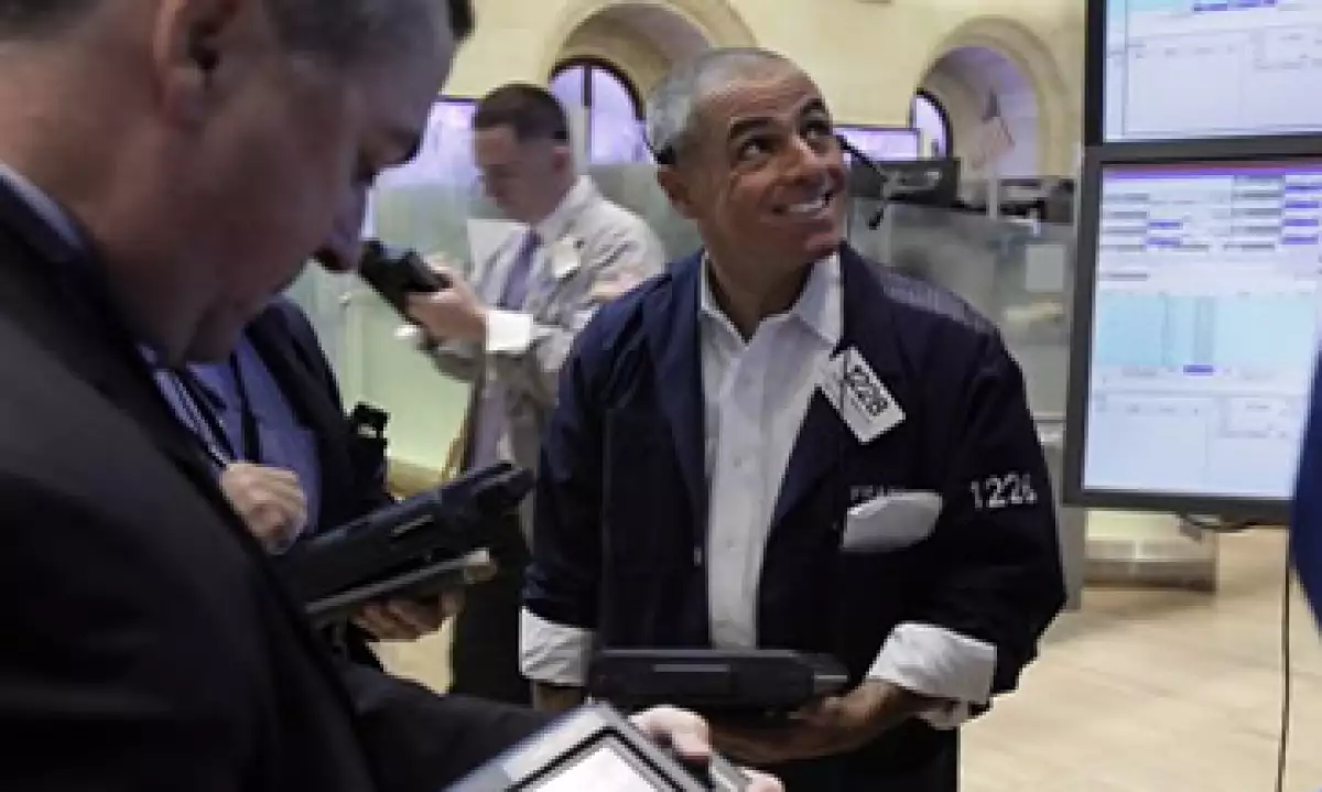 La Fed comprará a partir de enero bonos por 75,000 millones de dólares al mes. (Foto: Getty Images)