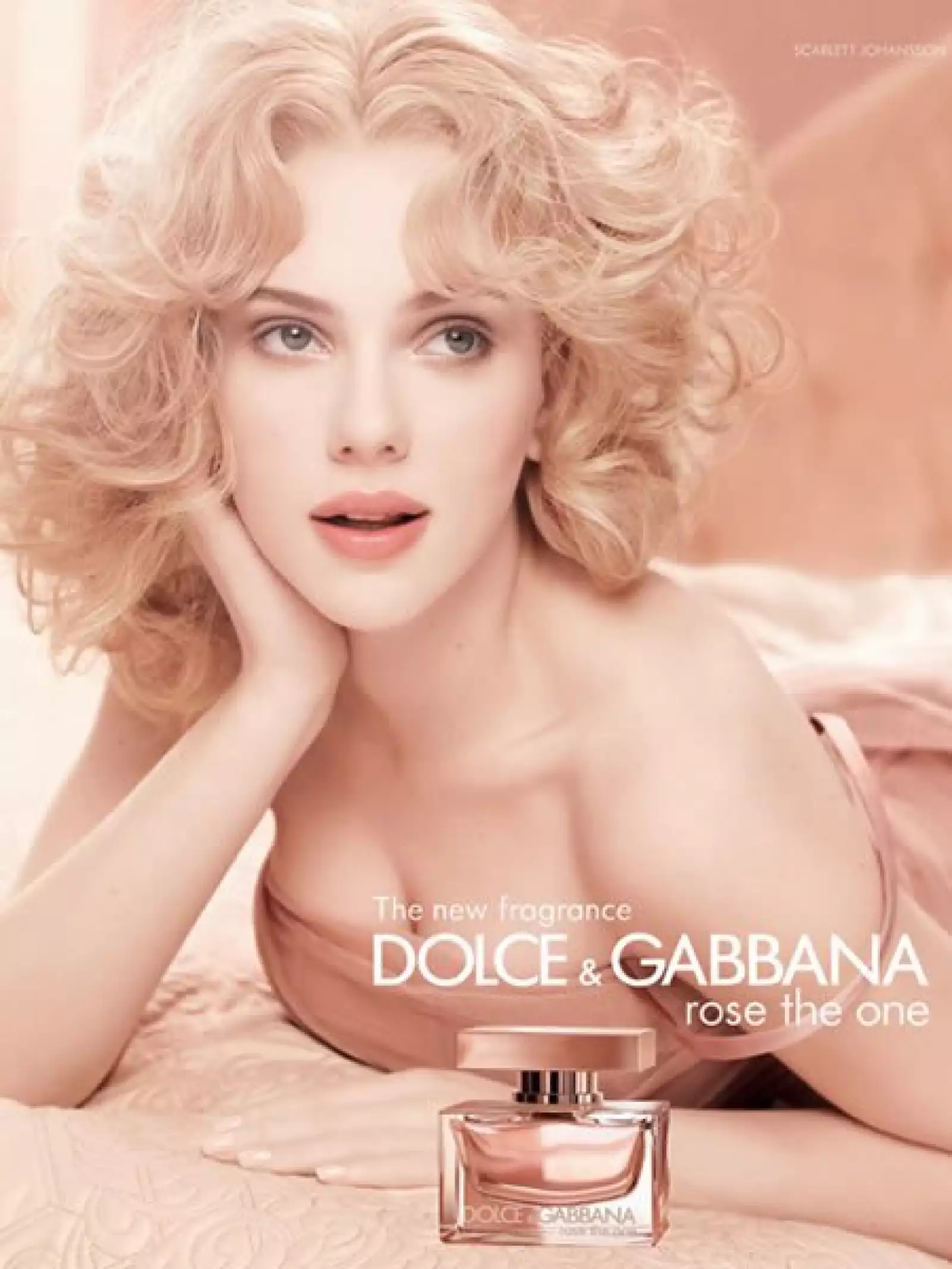 Scarlett Johansson es imagen de Dolce & Gabbana rose the one, además de serlo también para la marca española Mango.