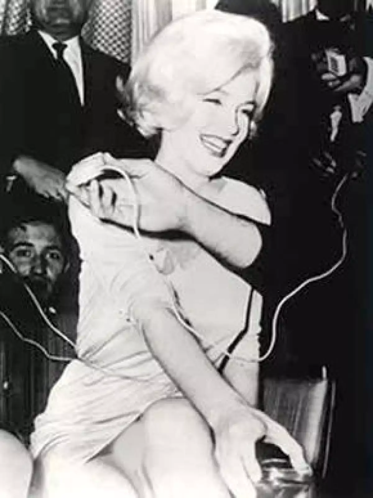 Presentan testimonio periodístico del viaje de la actriz estadounidense a la capital mexicana.