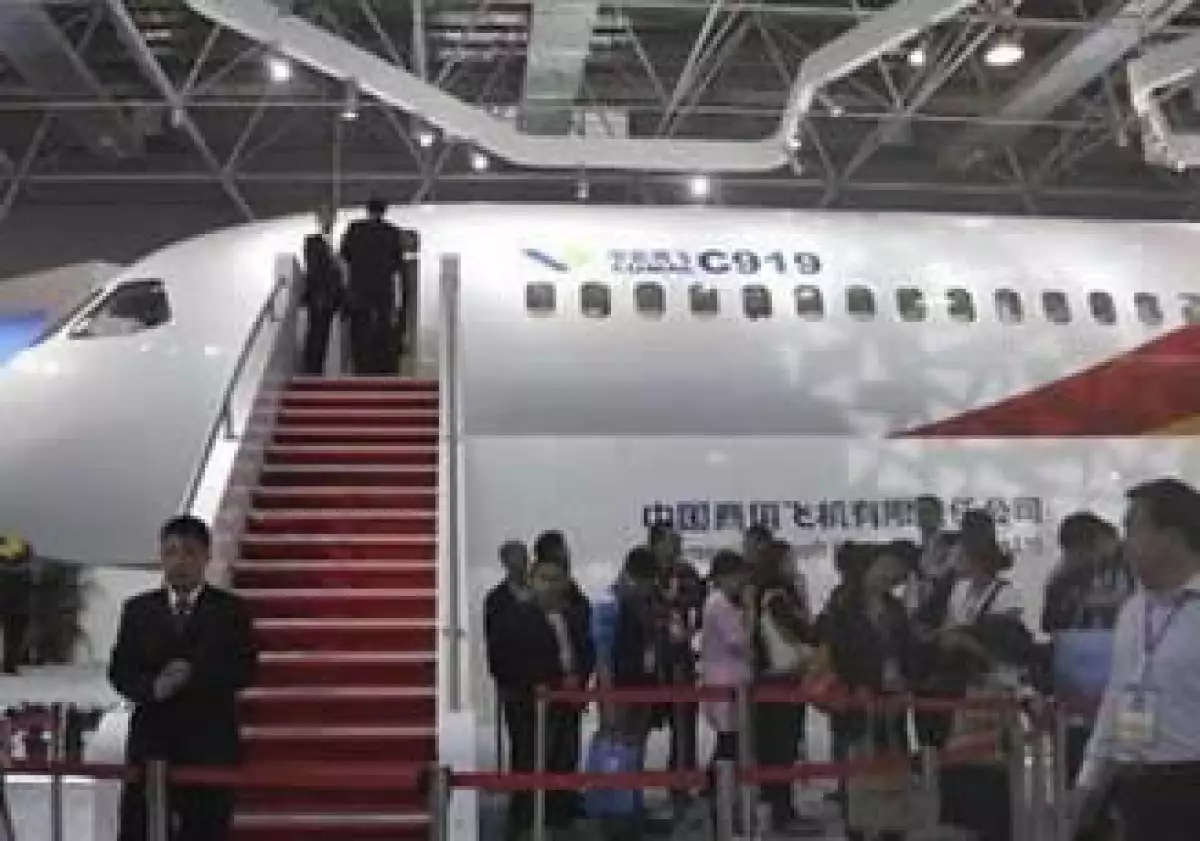 COMAC hizo el anuncio dos años después del lanzamiento del diseño del avión con 150 asientos C919. (Foto: Reuters)