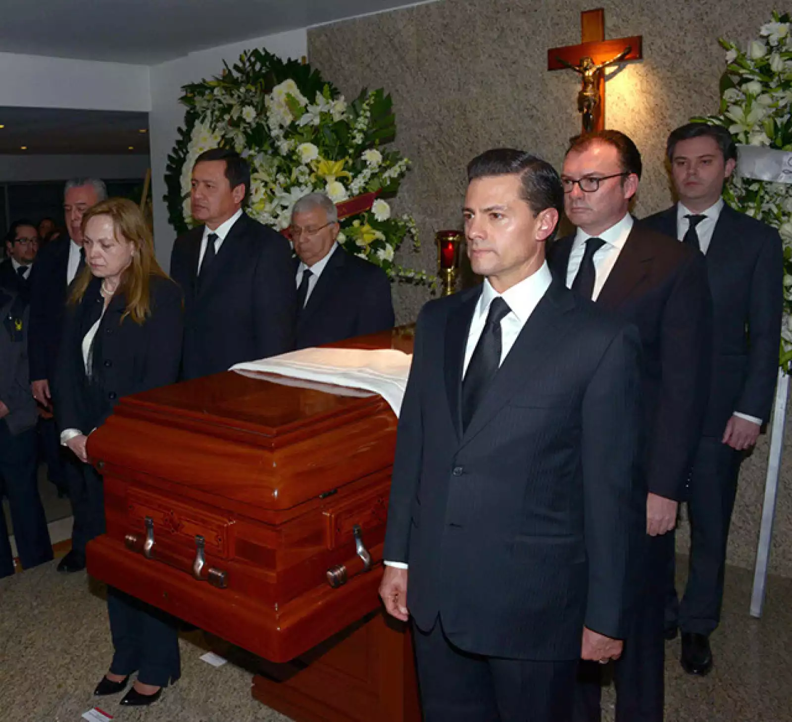 Paquita Ramos de Vázquez,Miguel Ángel Osorio Chong,Emilio Chuayffet,Enrique Peña Nieto,Luis Videgaray y Aurelio Nuño