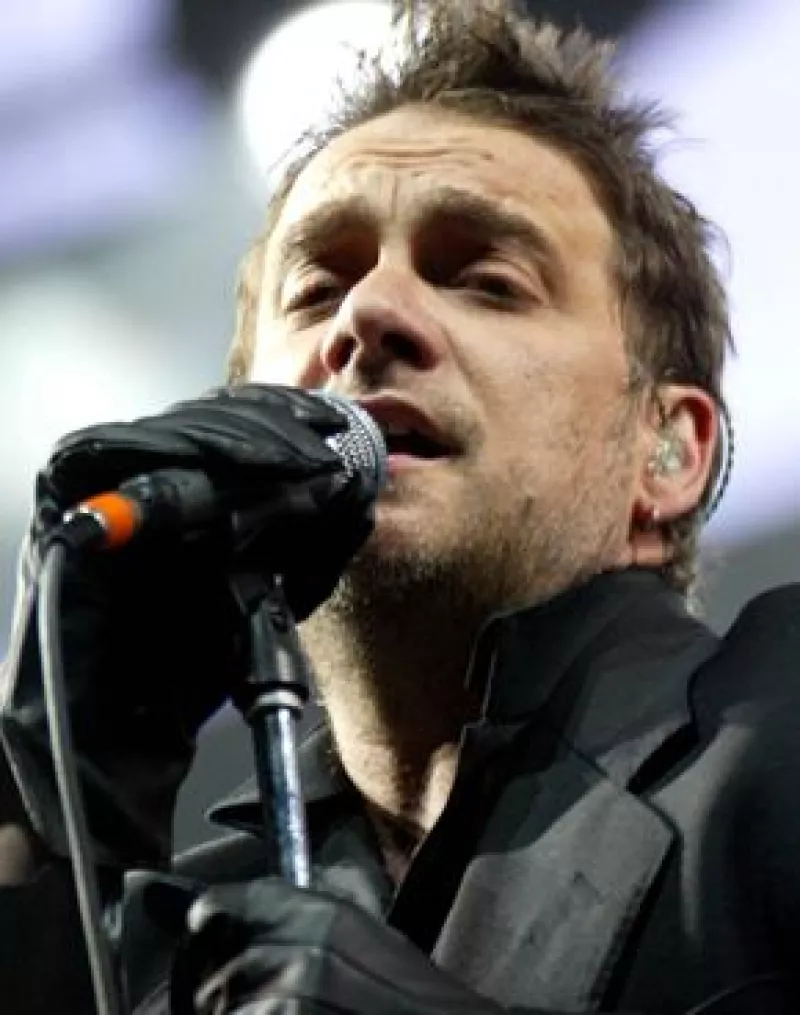 El grupo musical asombró a los 35 mil fanáticos que acudieron a su concierto este sábado.