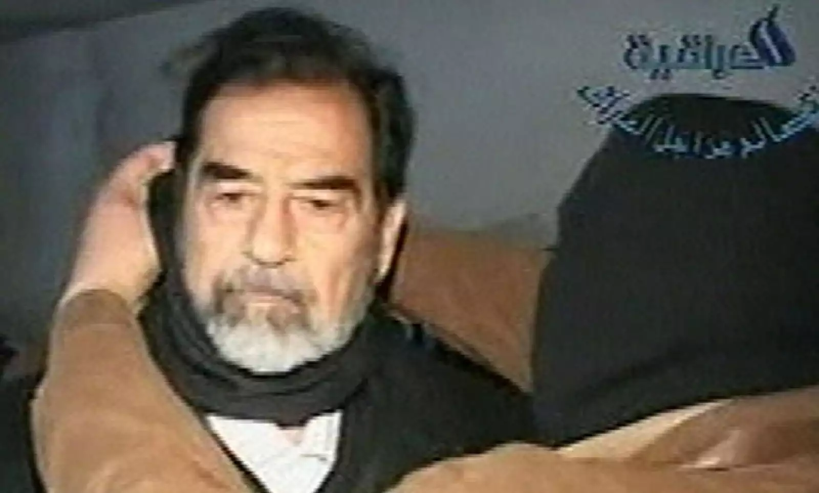 Después de la invasión de 2003, Saddam Hussein, presidente de Irak, fue capturado por las fuerzas armadas estadounidenses. En junio de 2004 inició su proceso de juicio político y finalmente fue ejecutado a finales de 2006 en una base al noreste de Baghdad