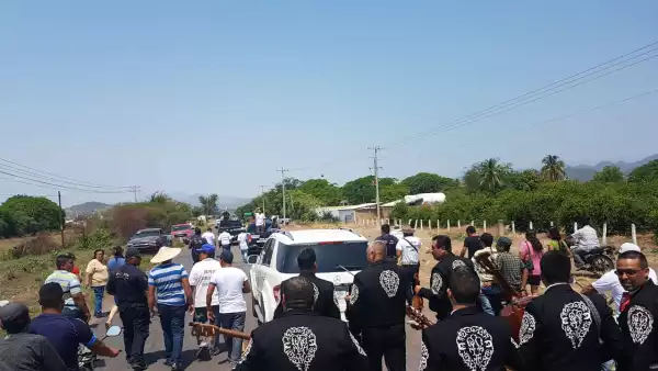 Reciben a 'El Abuelo'