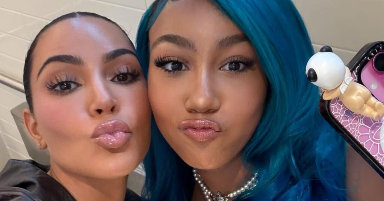 North debuta como solista en concierto y sus papás, Kim Kardashian y Kanye West, la apoyan por separado