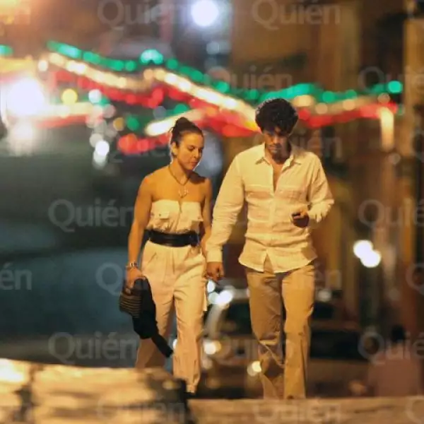 Más tarde Kate, la flamante novia, llegó por tierra con algunas amistades;  ella venía de Los Ángeles, en donde vive desde hace más de tres años. Esa misma  noche tuvieron una pequeña fiesta privada para despedir su soltería.