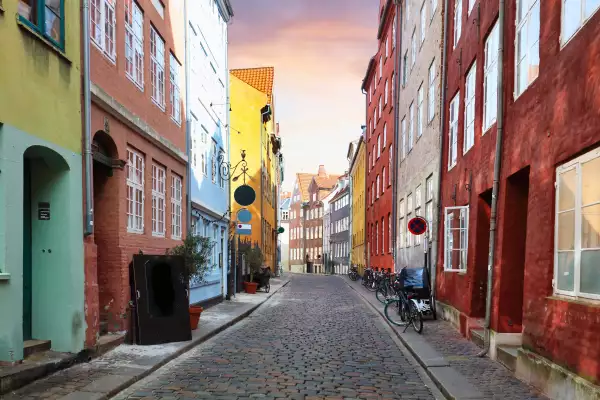 Copenhagen,-,Typical,House,Facades,On,The,Streets,In,The