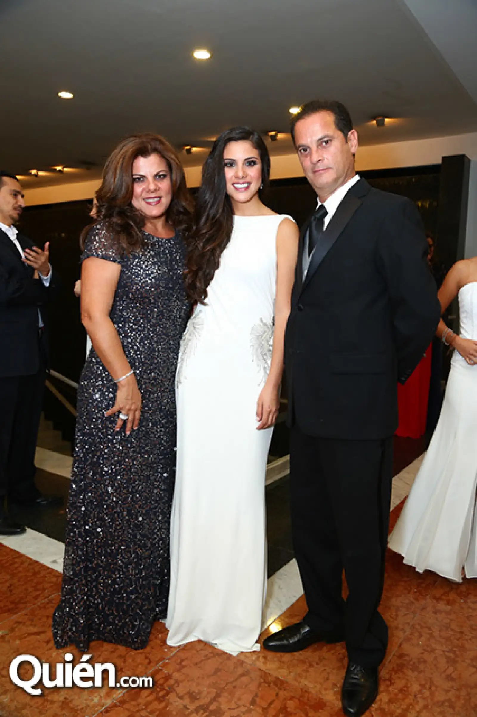 Lourdes Rodríguez,Lulu Aguirre y Gabriel Cataño