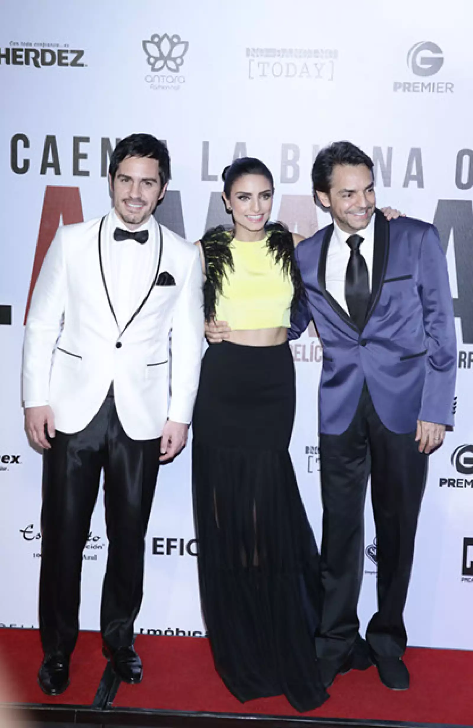 Mauricio Ochmann,Aislinn Derbez y Eugenio Derbez