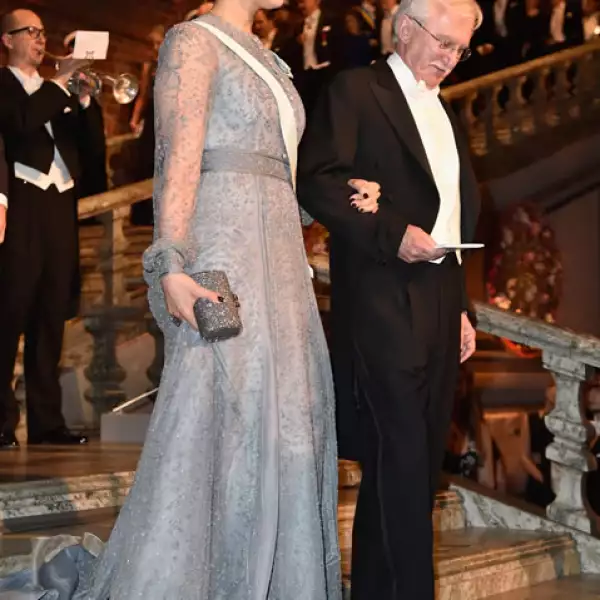Madeleine fue escoltada por el ganador del Premio Nobel en Química, el profesor Paul Modrich.