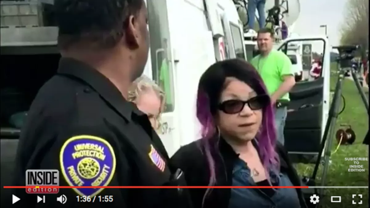 Tyka fue captada saludando a los fans de Prince que se acercaron a dar sus condolencias a su complejo en Minnesota.