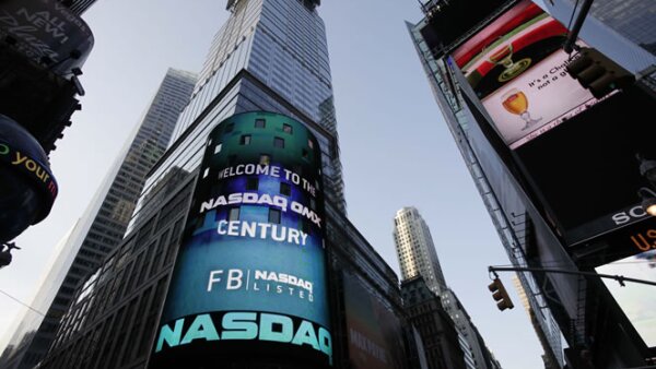 Facebook fijó el jueves el precio de su acción en 38 dólares para su Oferta Pública Inicial.