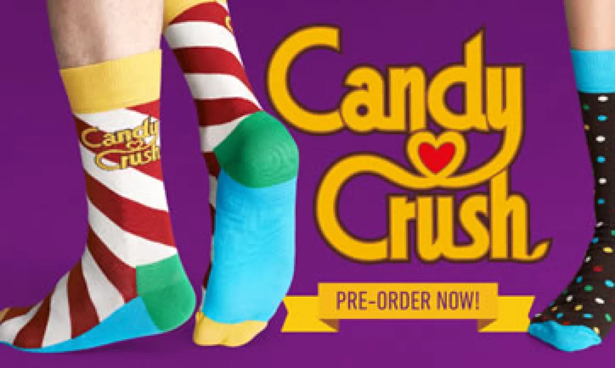 King busca explotar la popularidad de su juego mediante productos fuera del mundo digital. (Foto:tomada del sitio HappySocks.com)