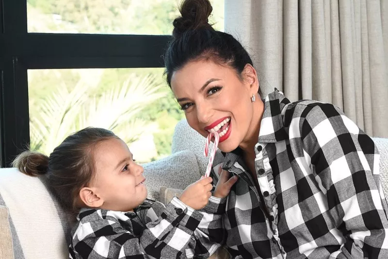 eva-longoria-hijo-santiago.jpg