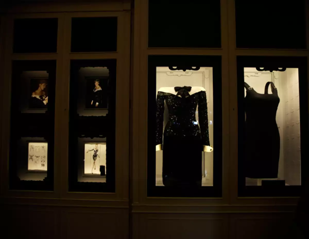 Para celebrar la reapertura del palacio de Kensington cinco prendas de gala de la princesa Diana serán exhibidos.