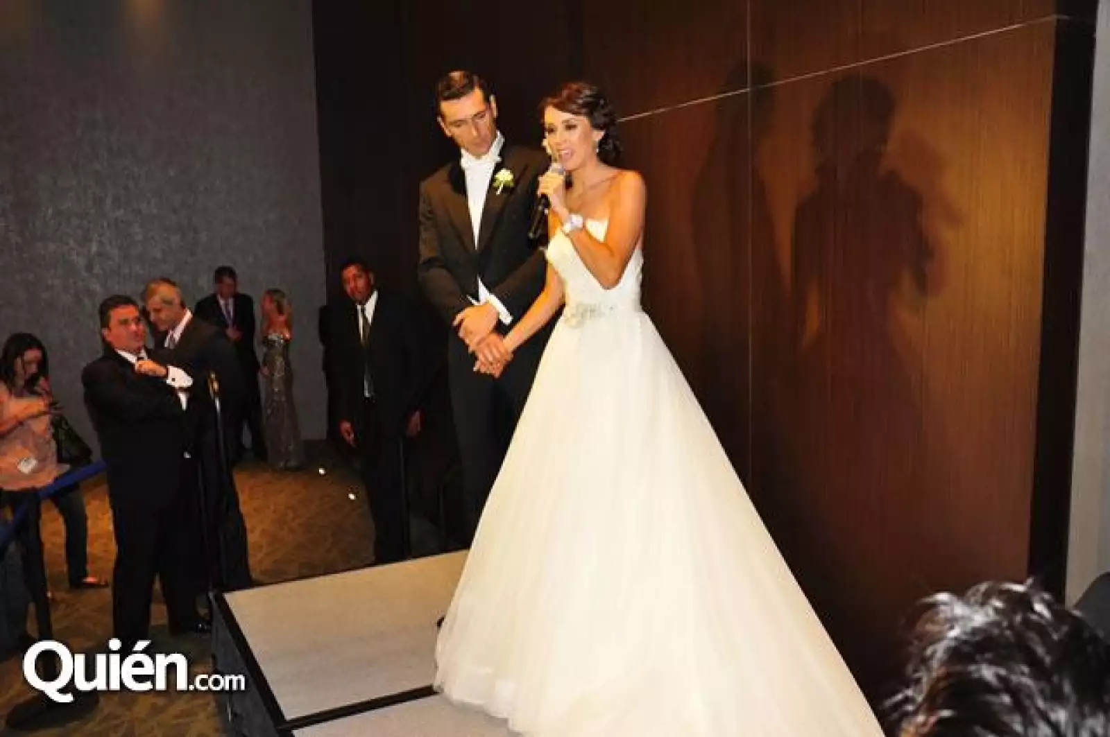 Martín Fuentes y Jacky Bracamontes en la rueda de prensa