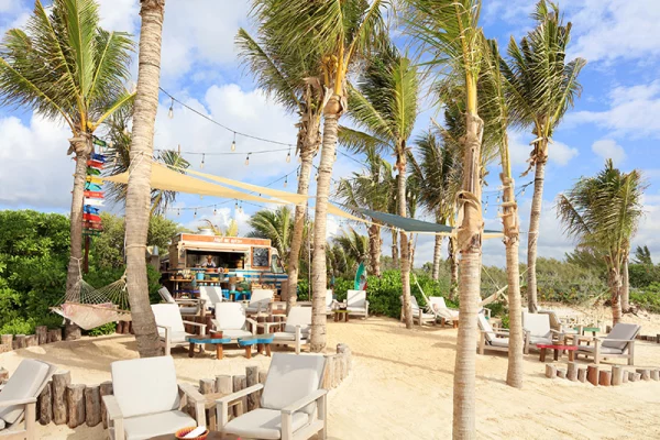 H6TIS_82866597_Maya_1820_F_Aqui_Me_Quedo_Beach_Club
