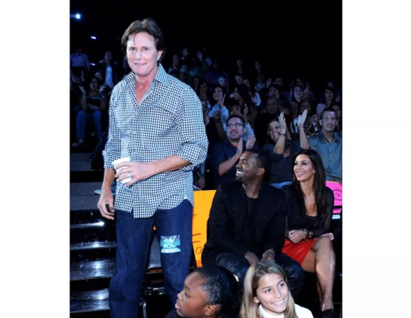 Todo parece indicar que la ex pareja de Kris ya no es considerado parte del clan Kardashian. Según publica TMZ, West no requirió la presencia del padrastro de su futura esposa.