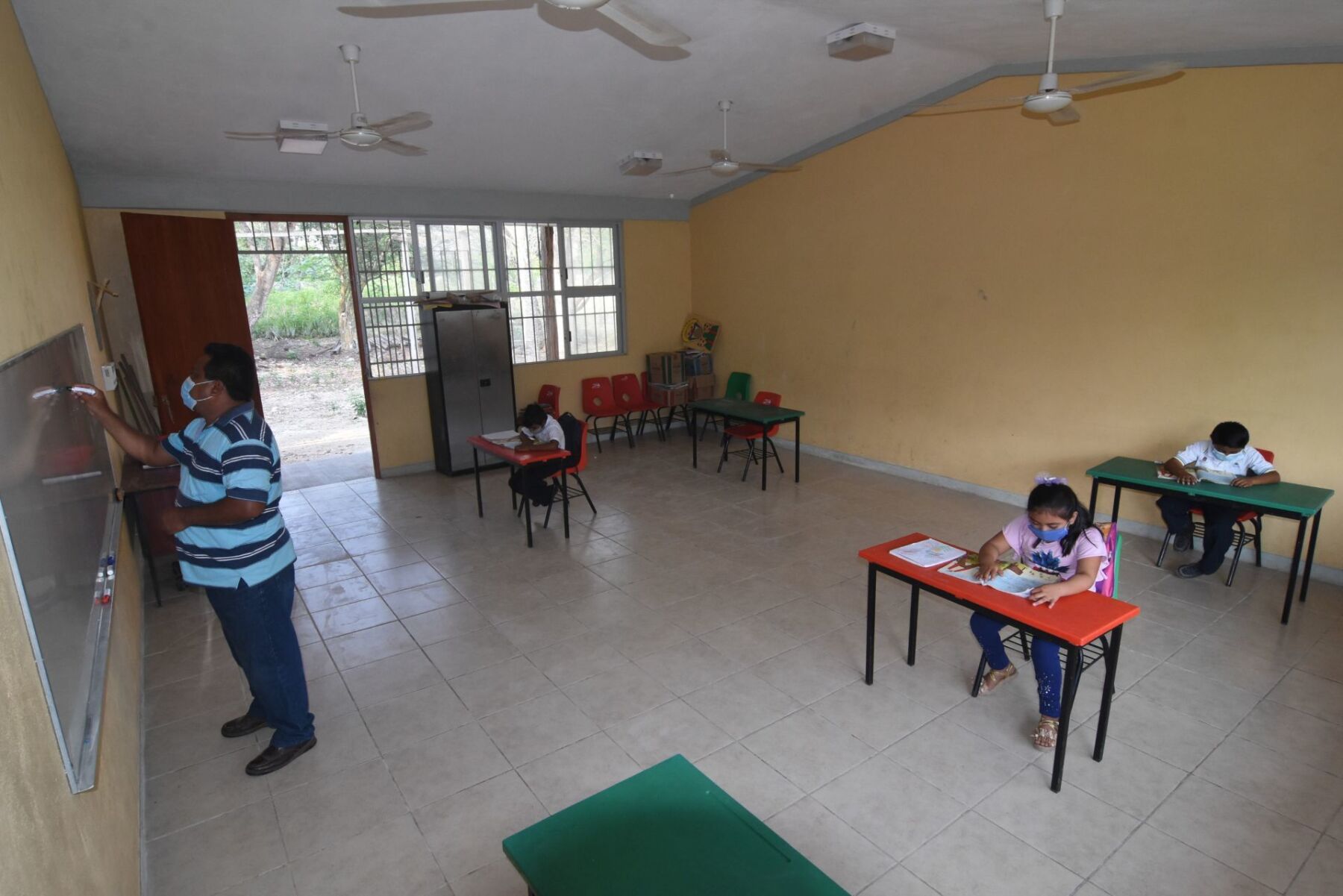 Campeche tiene regreso a clases presenciales en 137 planteles