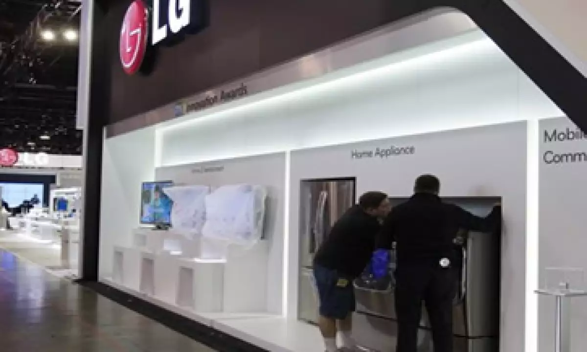 LG presentó un nuevo accesorio para sus televisores de alta gama con una estructura física similar al Kinect de Microsoft  (Foto: Reuters)