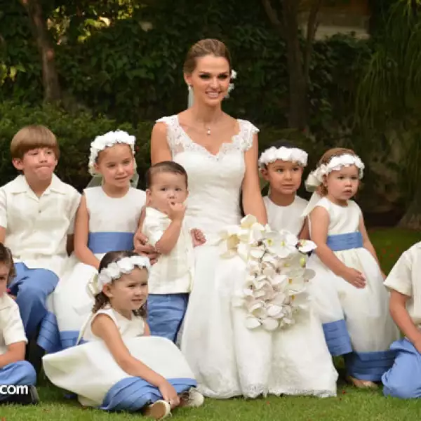 La novia con los pajes