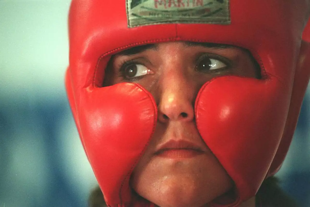 Foto de Chrsity Martin durante un entrenamiento en 1996, previo a su pelea contra Melinda robinson en California.