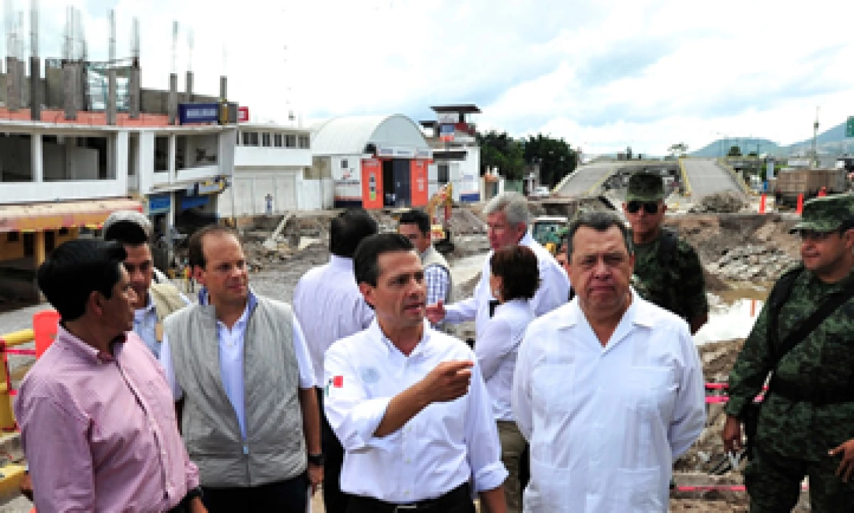 El número de viviendas que sufrieron daños estructurales irreversibles es de 14,564, según el Gobierno. (Foto: Notimex)