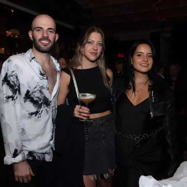 Alfredo Manzur, Sofia Thompson y Pamela Herrera 